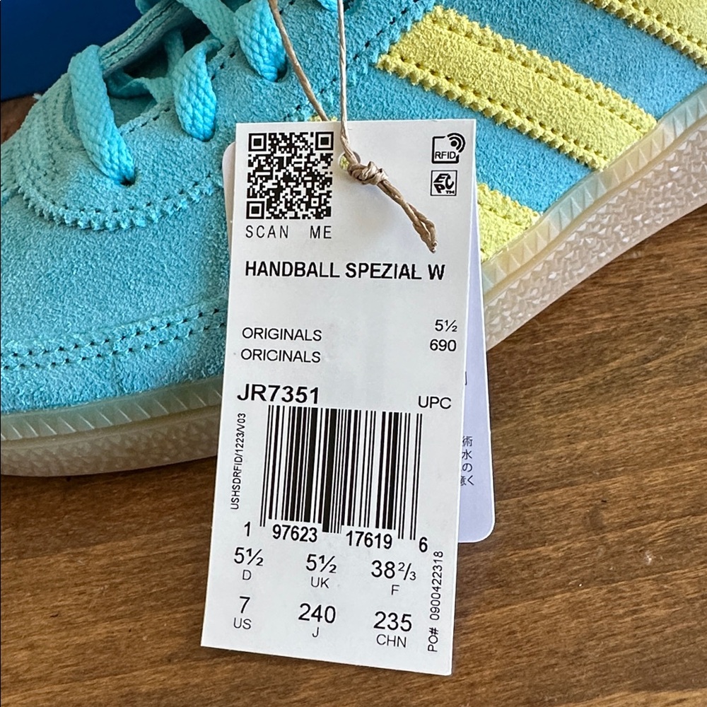 NWT Adidas Handball Spezial Woman’s Blue and Yellow Sneakers - Picture 2 of 6